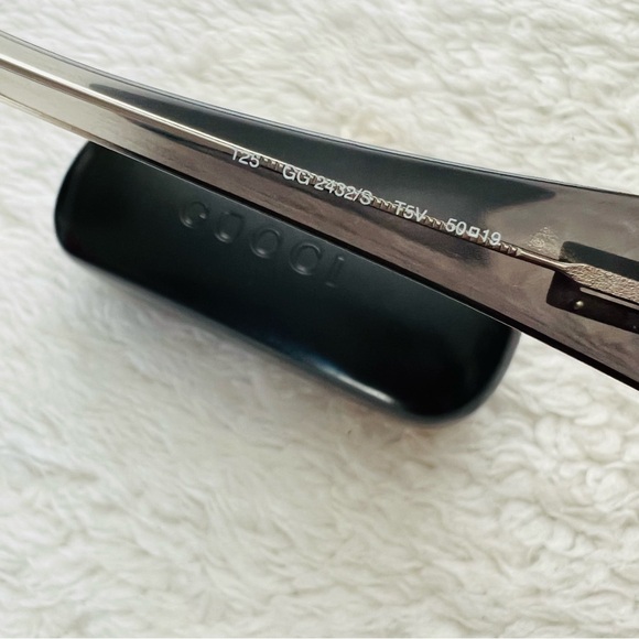 Gucci GG 2432/S T5V Gray/Black Clear Frame Gradient Lens Oval Sunglasses w/Case - Picture 7 of 16